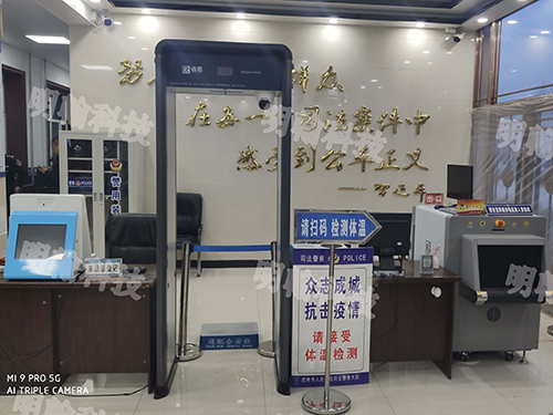 測(cè)溫安檢門(mén)